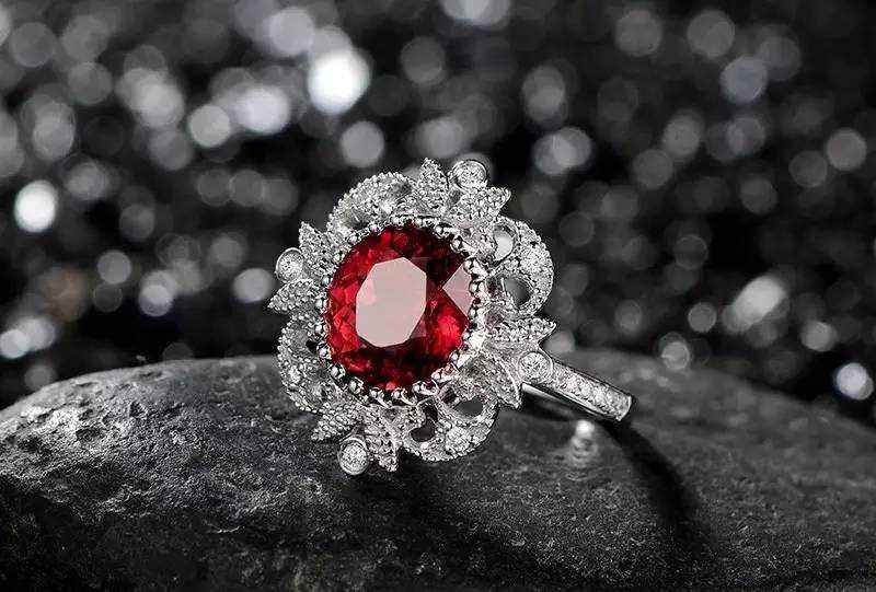 红宝石：热情、激情、爱与浪漫