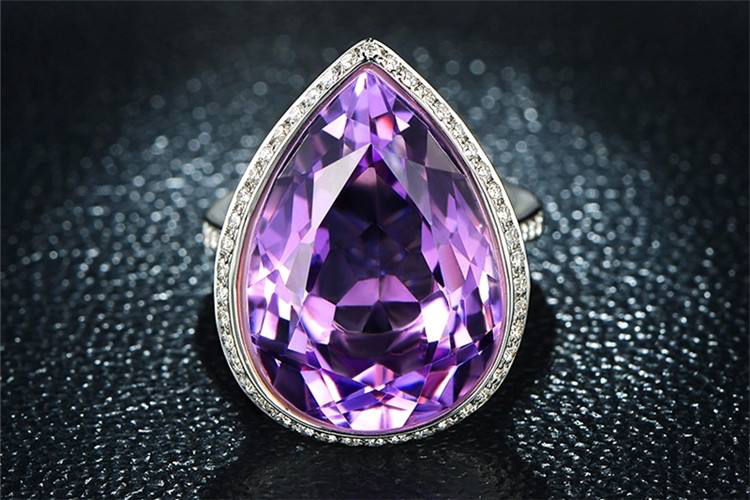 紫水晶：爱的守护石